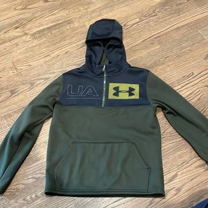 Boys under armour hoodie sweatshirt.